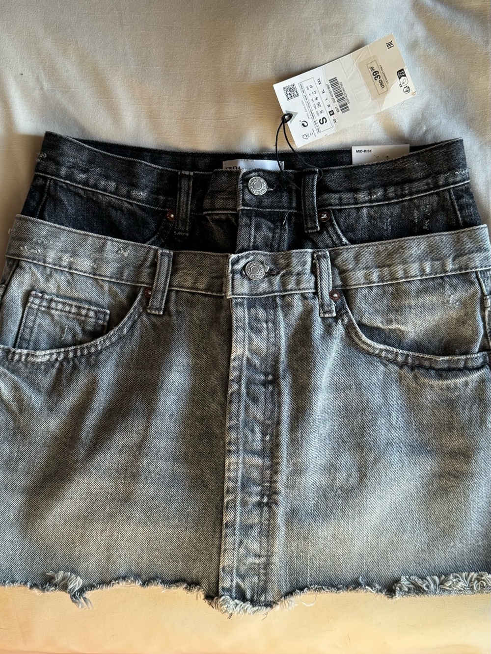 Zara Two-Tone Denim Mini Skirt in Black and Light Gray - Picture 1 of 3